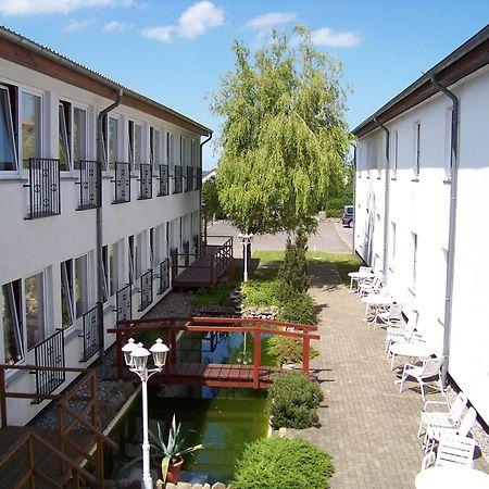 Hotel Ruegen Park Kg Gingst Esterno foto